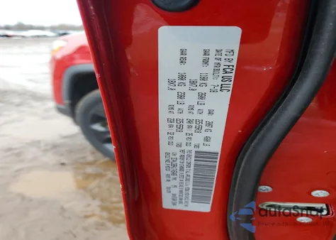 2018 Jeep Compass Latitude z USA, uszkodzony, nr VIN 3C4NJDBB4JT456466